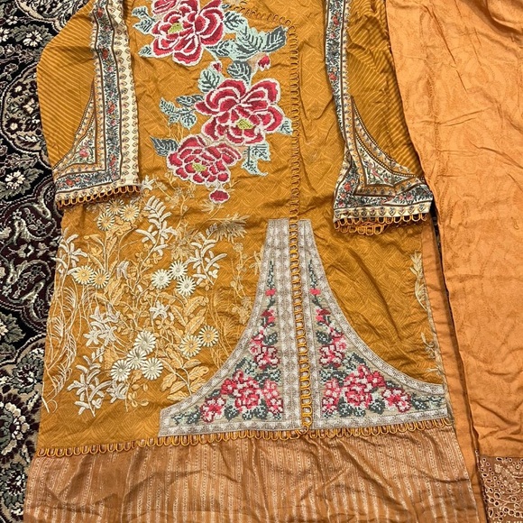 New 3 piece Laxauary Lawn Salwarkameez xl embodied - Picture 7 of 10